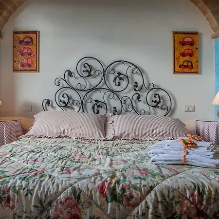 Sleeps 10 With Pool Air Con And Wifi Вилла