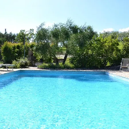 Sleeps 10 With Pool Air Con And Wifi Toscella