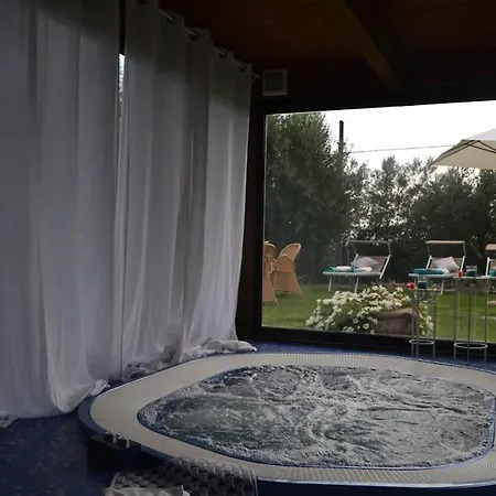 Вилла Sleeps 10 With Pool Air Con And Wifi