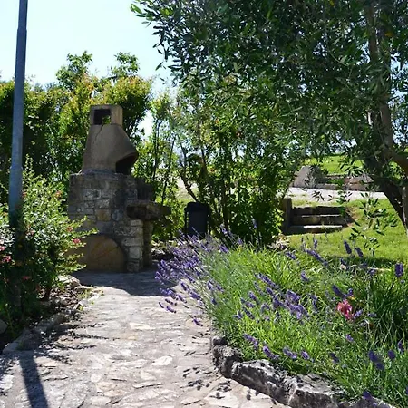 Sleeps 10 With Pool Air Con And Wifi * Toscella